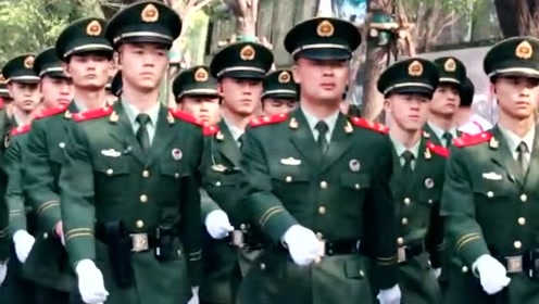 三军仪仗队军人个个帅气,看到鞋子上写的字,感觉太
