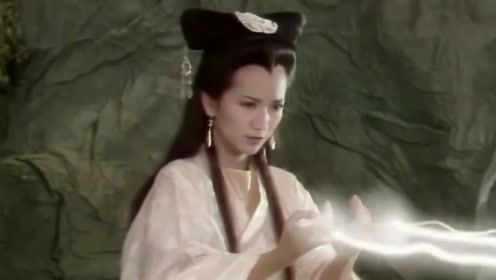 新白娘子传奇:小青千年道基被毁,白素贞略施法术,保住她的真气