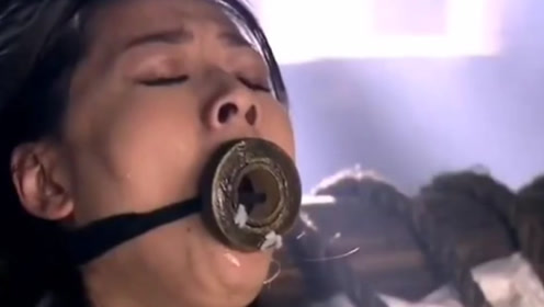这种刑具专门针对女性,动刑过程就是一整天,女性根本就熬不住!
