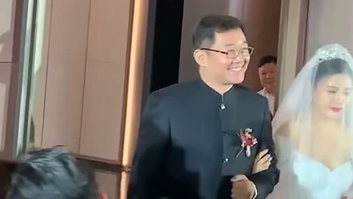 王豪艺术相声演员,大兵的女儿任盈盈,今天突然宣布结婚啦?