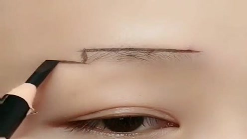 超简单的一字眉画法,只需要一笔就可以,绝对0误差!