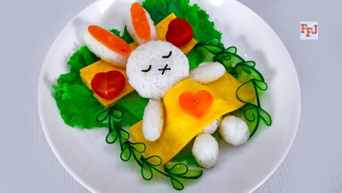 趣味美食:小水果做可爱小兔子