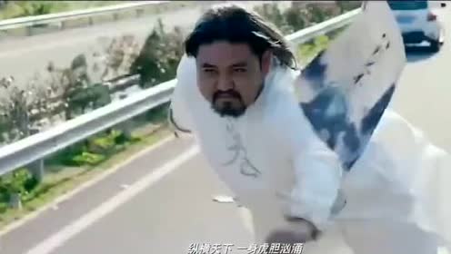武林高手发传单,一顿骚操作后,我跪了,搞笑
