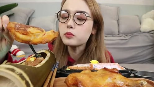 美女吃播,人生第一次吃的食物,竹筒饭三文鱼,鱼腩新奥尔良烤大鸡腿