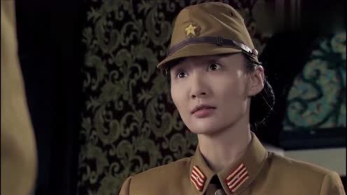 女鬼子看到犯人的项圈,立马就哭了,抱着囚犯喊儿子!
