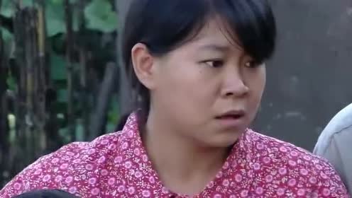 农村傻媳妇好心拿来大酱!不料弟媳妇非但不领情!竟然还推倒她