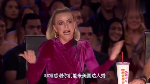 2019美国达人秀vr都搬上舞台了,评委真的是倒了霉了