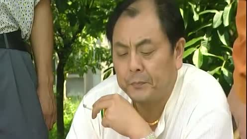 插翅难逃:张世豪还钱给成叔,谁料被他怀疑,抢劫事件是自己所为