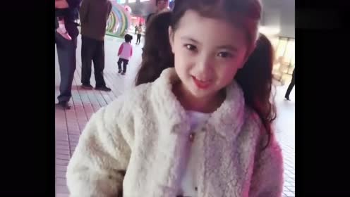 看萌娃李悟跳不一样的囧架架,,后面小妹妹都要来合拍!