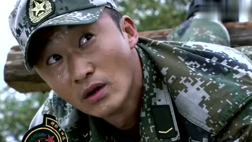 利刃出鞘:唐心怡上课整何晨光,看的战友直咧嘴,替他捏把汗