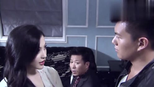 暗警:毒贩讨好女毒枭,送来珠宝,不料却抵不上帅气的小弟!