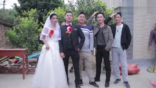 广东小伙娶一二婚嫂,还带了一个女儿,新郎结婚就当爹,蛮幸福的