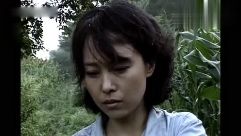 情债:四弟路过,不料看见七嫂从出来,四弟笑了
