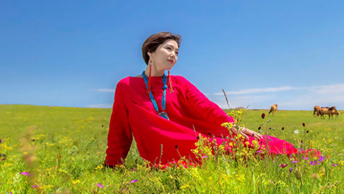 苏勒亚其其格的一首《歌在飞》再次听到这首歌,还是那样的美妙