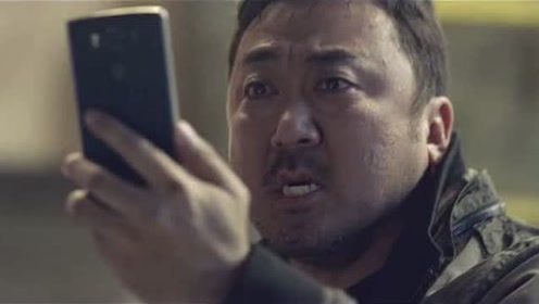 愤怒的黄牛:小伙疯起来谁都拦不住,视频直播在杀人