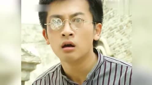 一个人揍十个人轻轻松松,但杜飞却惨了!