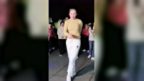 吉林北山曳步舞,红格子丹丹带领团队,跳起新舞
