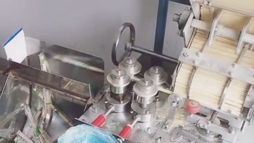 有了这台全自动机器以后,真是省时又省力,一次性筷子机!