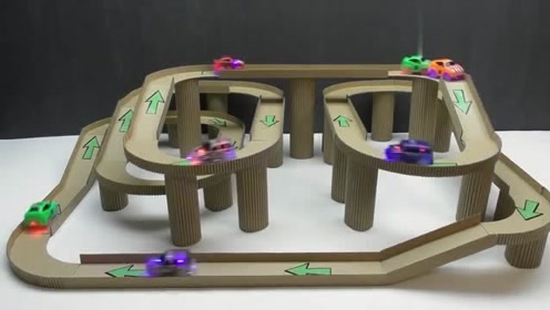 趣味diy,用硬纸板制作玩具赛车魔术跑道