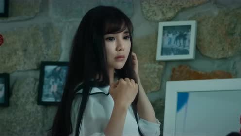 《怨灵宿舍之白纸女生》鬼一般都是在美女洗澡的时候出现的