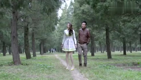 从刑警队调人当道具，众多人陪一只警犬玩游戏，煞费苦心啊