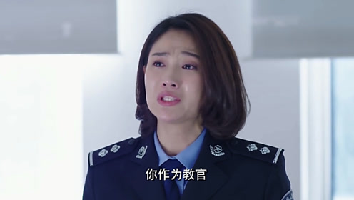 杜飞要李姝寒写检查,谁知姝寒竟突然暴走,一边哭一边对着他臭骂