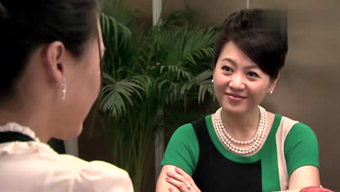 爱情真善美:晓菁假父母马上到,严格请阿姨和父亲陪岳父岳母吃饭