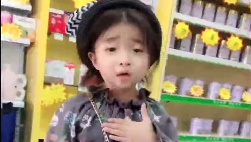东北萌娃李欣蕊登场,和观众打招呼还用冯巩的台词,太