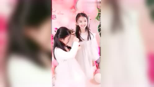 宋小睿的妹妹真小气,蛋糕都不给小睿吃,网友:小睿真可怜!