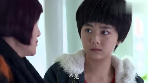 暖男的爱情与战争:女儿听了母亲的话后,她紧紧地抱住了母亲!
