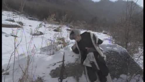 林海雪原:郑三炮求欢蝴蝶迷不成遭嘲笑 刘勋苍雪地勇斗敌