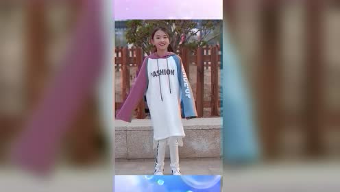 宋小睿户外跳舞,网友不愧是网红界的一股清流,跳的真不错!