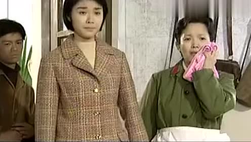 最懂石光荣的还是女儿,石晶陪父亲一起哭!