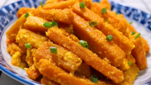 一块南瓜2个咸蛋黄,大厨教你做蛋黄焗南瓜,外酥里软蛋黄鲜香