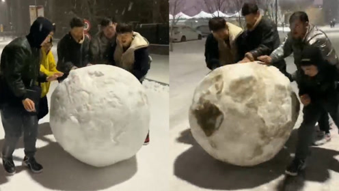 6米超大雪球,网友:你们南方人羡慕吗?