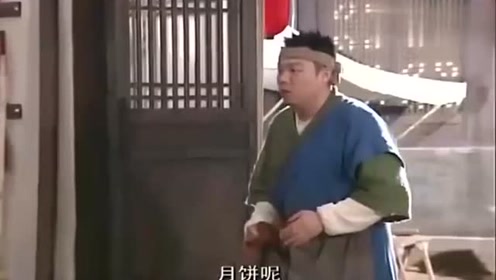 佟湘玉这句话一出口，秀才就和小郭相互袒护，患难见真情啊！