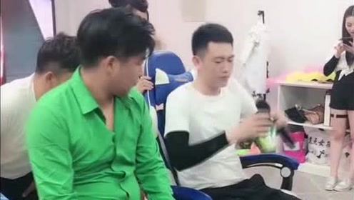 四平青年:范四用易拉罐瓶表演"绝活",不得不说他真是个人才
