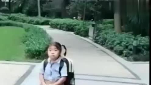 东北萌娃李欣蕊太有才啦!下一秒被妈妈的一番话,萌翻全场
