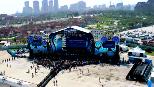 光光在青岛凤凰音乐节表演