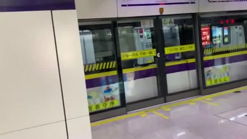 上海地铁4号线:451号车临平路存车线内圈宜山路方向出站