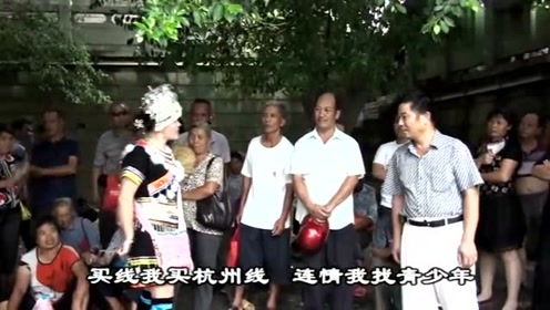 广西山歌:小菜花与陶业朝江滨公园经典对唱!好听又搞笑