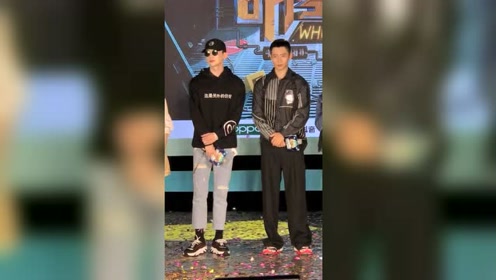 白敬亭和魏晨同台比帅,你中意哪位?