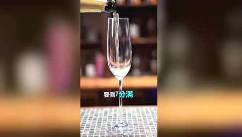 红酒倒多少合适?你们喝酒是像我这样喝呢,还是礼仪的喝法呢?
