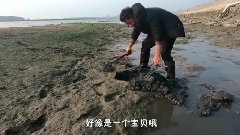 玉平赶海抓了不少大螃蟹,意外挖出"李白瓷器",一下子发财了!