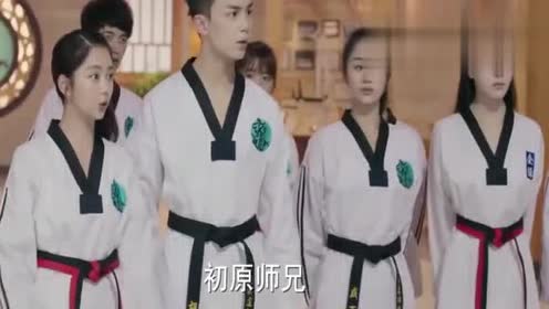 《旋风少女2》:长安一脚踢晕花架子教练,帅气得让美女等人心服