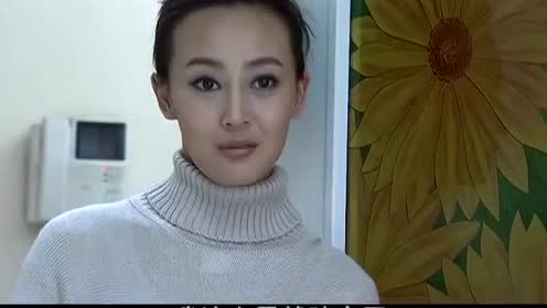 温柔的背后:美女为了能进电视台工作,不断的向领导套