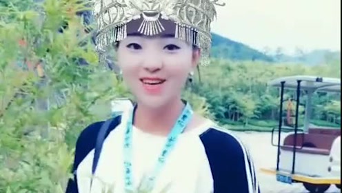 云南山歌《阿表妹找情哥》,美女很害羞,但唱的非常好听!