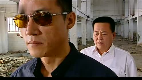 警中英雄:两位黑老大相见,一言不合直接拔枪,都是狠人啊