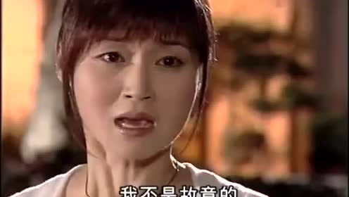 况天涯不愧是马小玲和况天佑的女儿,一拳就杀死马家神龙