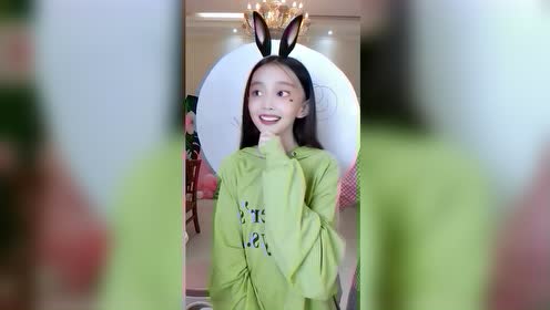 宋小睿不愧是童模出身,跳手势舞节奏卡得太棒了,果断路转粉!